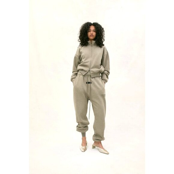 Fear of God Eternal Classic Sweatpants in Cement Medium New Womens Joggers - Picture 10 of 12
